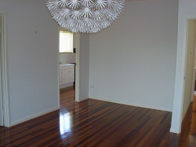 6 Hillside Crescent, Edens Landing QLD 4207