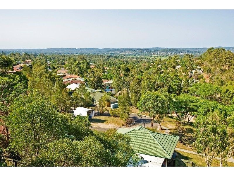 6 Hillside Crescent, Edens Landing QLD 4207