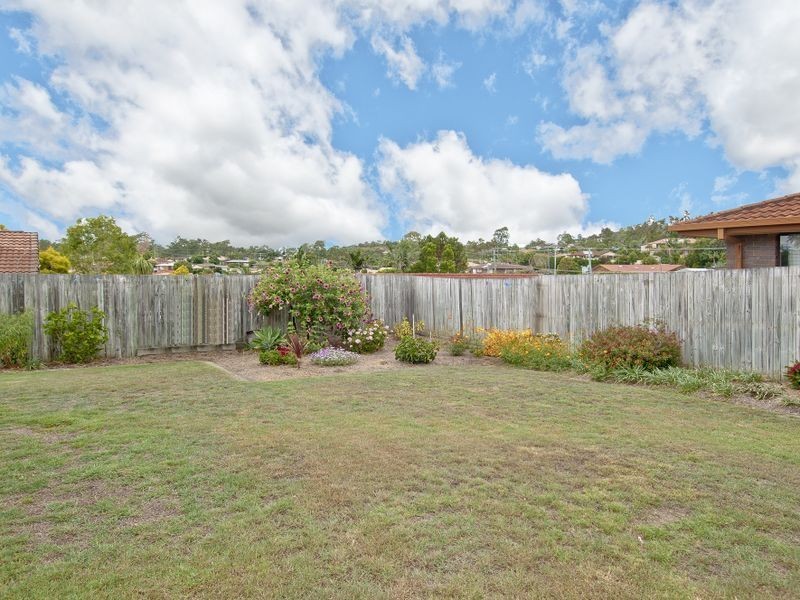 10 Clayton Drive, Edens Landing QLD 4207