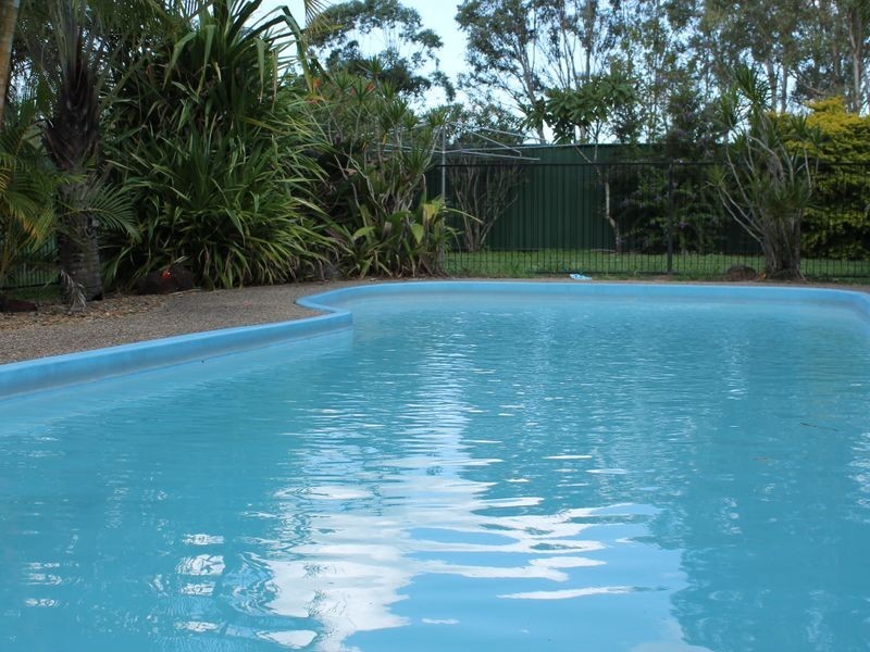 6 Castile Cresent, Edens Landing QLD 4207