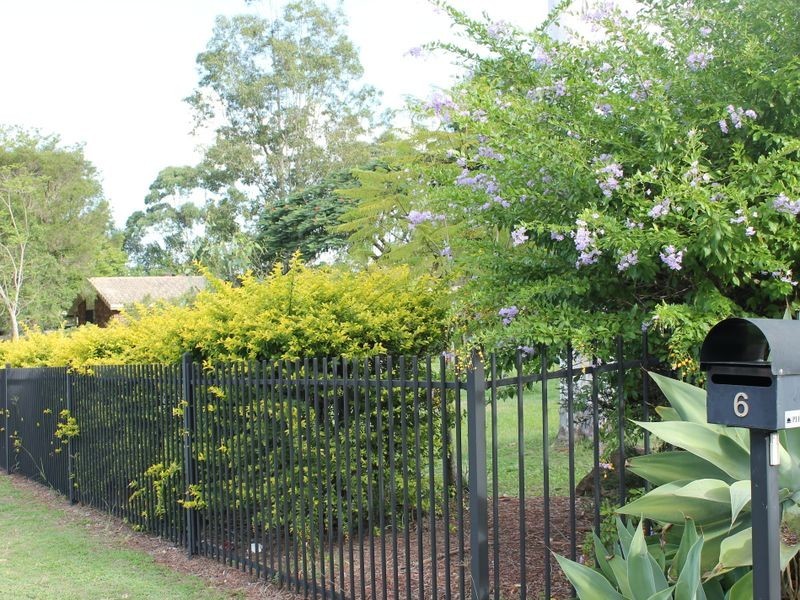 6 Castile Cresent, Edens Landing QLD 4207