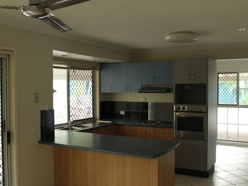 6 Castile Cresent, Edens Landing QLD 4207