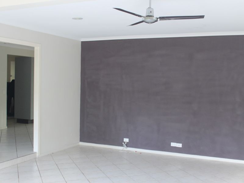 6 Castile Cresent, Edens Landing QLD 4207