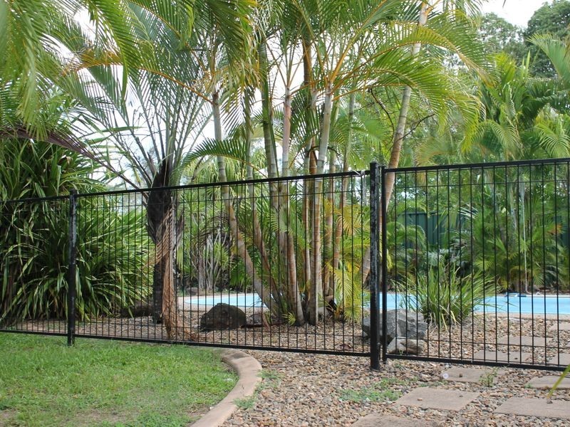 6 Castile Cresent, Edens Landing QLD 4207