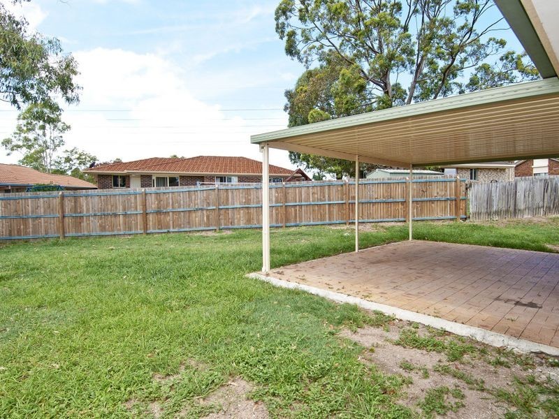5 Leigh Place, Edens Landing QLD 4207