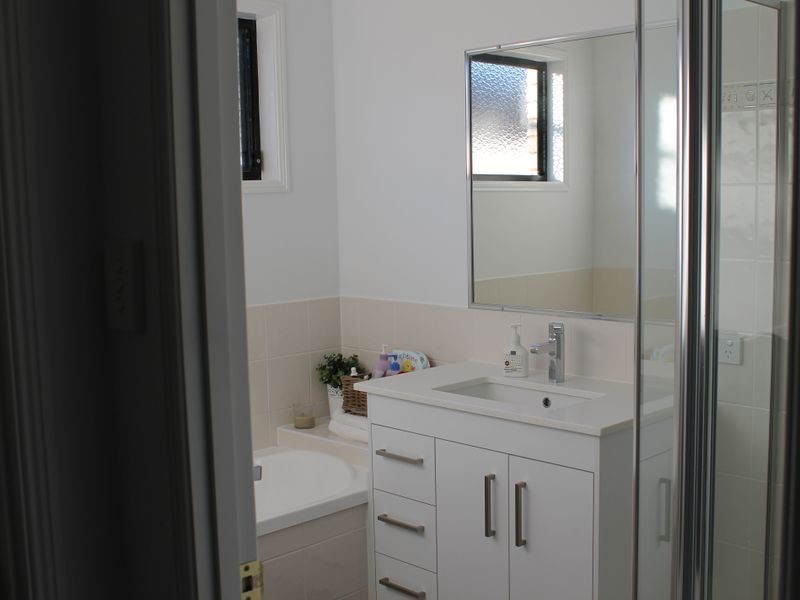 3 Mountain View Cresent, Mount Warren Park QLD 4207