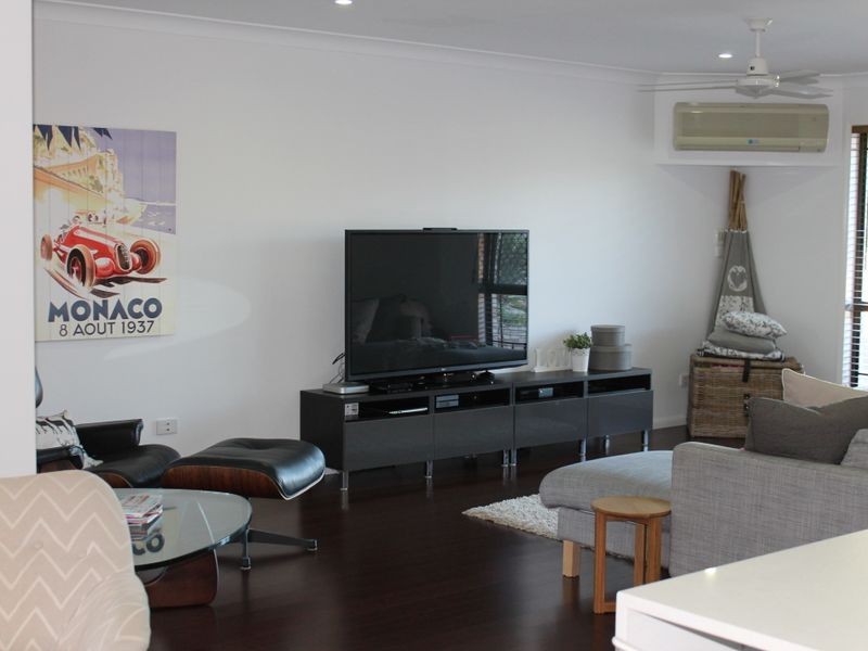 3 Mountain View Cresent, Mount Warren Park QLD 4207