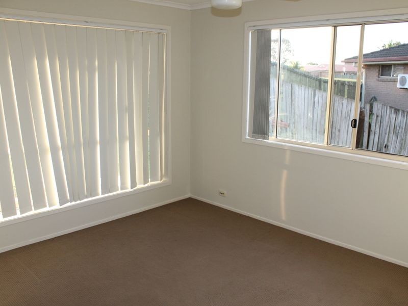 9 Houdini Tce, Edens Landing QLD 4207