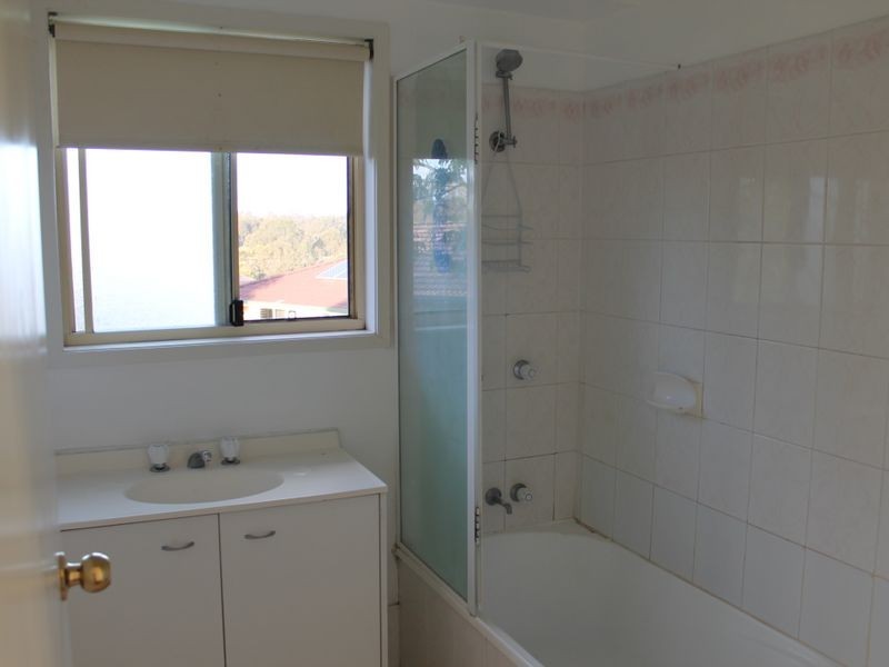 9 Houdini Tce, Edens Landing QLD 4207