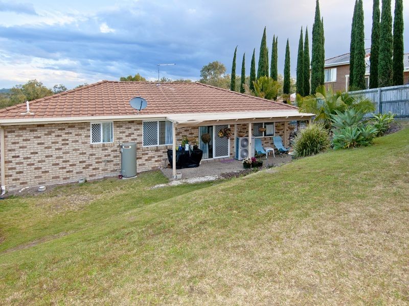 11 Kummara Road, Edens Landing QLD 4207