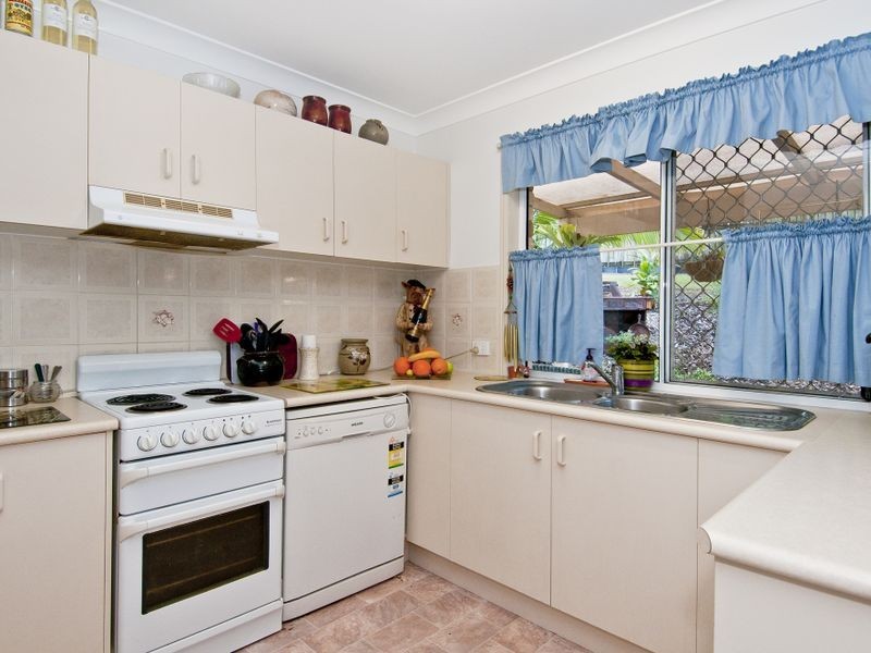 11 Kummara Road, Edens Landing QLD 4207