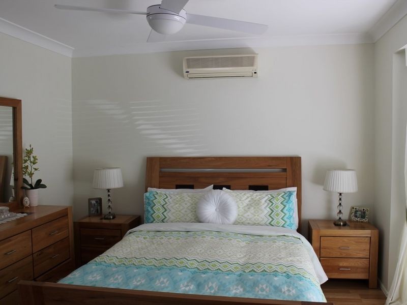 64 Loane Drive, Edens Landing QLD 4207