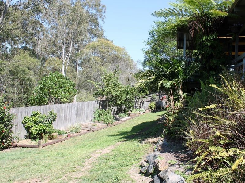 64 Loane Drive, Edens Landing QLD 4207