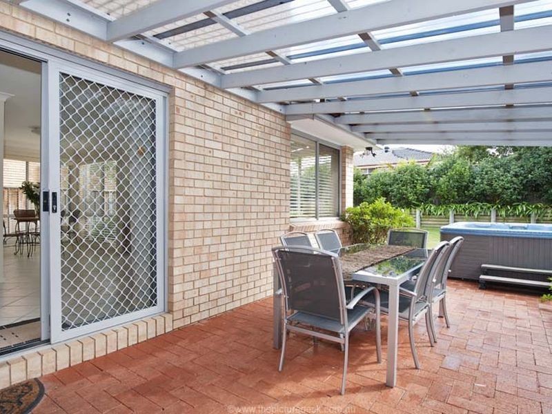 4 Waterside Grove, Warriewood NSW 2102