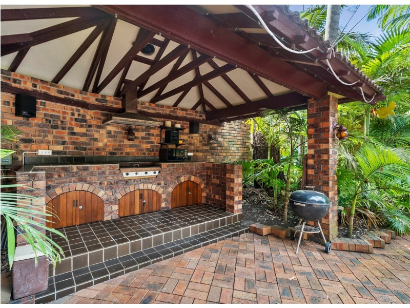 11 Wakooka Avenue, Elanora Heights NSW 2101