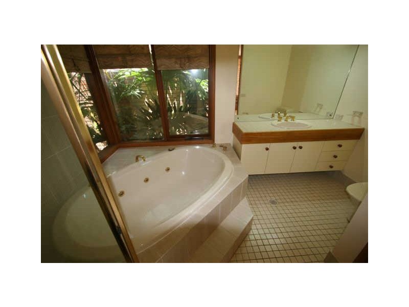28 James Wheeler Place, Wheeler Heights NSW 2097
