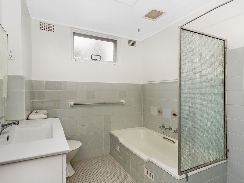 2/76 Wanganella Street, Balgowlah NSW 2093