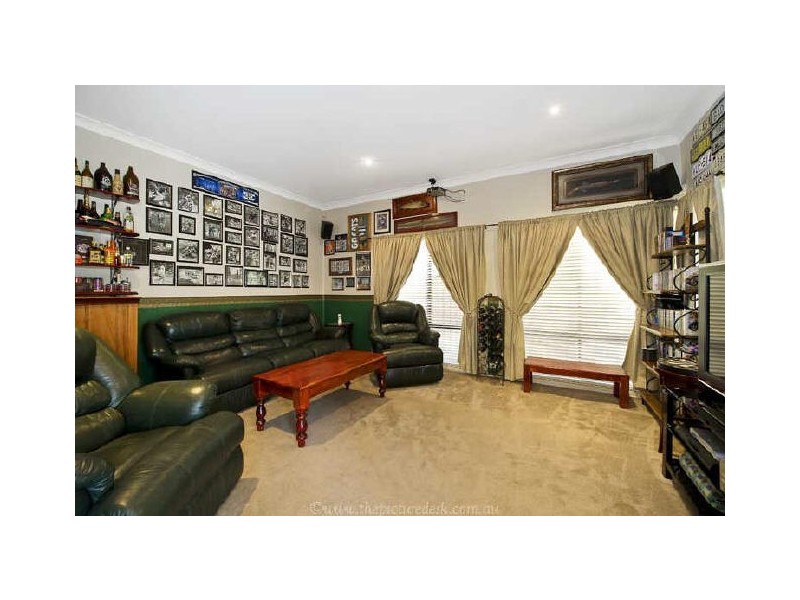 27 Streamdale Grove, Warriewood NSW 2102