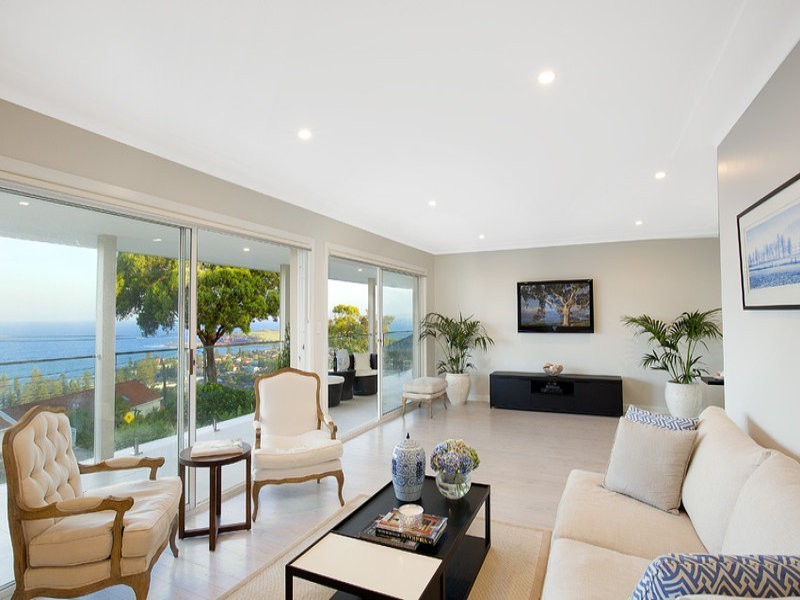 12 Edgecliffe Boulevard, Collaroy NSW 2097