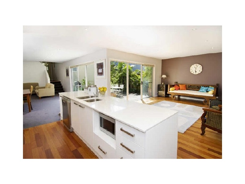 9 Orchard Street, Warriewood NSW 2102