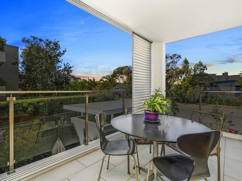 8/66 Park Street, Narrabeen NSW 2101