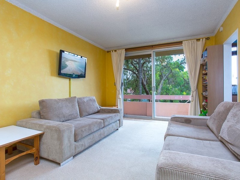 4/84 Wyadra Avenue, Freshwater NSW 2096