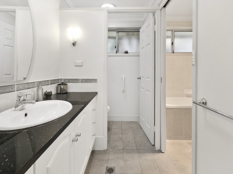 70 Clarke Street, Narrabeen NSW 2101