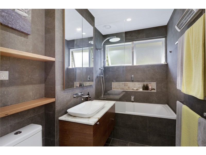 6/4 Grafton Crescent, Dee Why NSW 2099