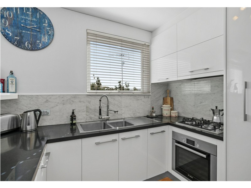 2/12 Goodwin Street, Narrabeen NSW 2101