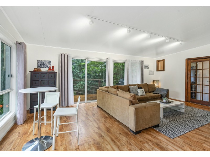 2 Lakeview Parade, Warriewood NSW 2102