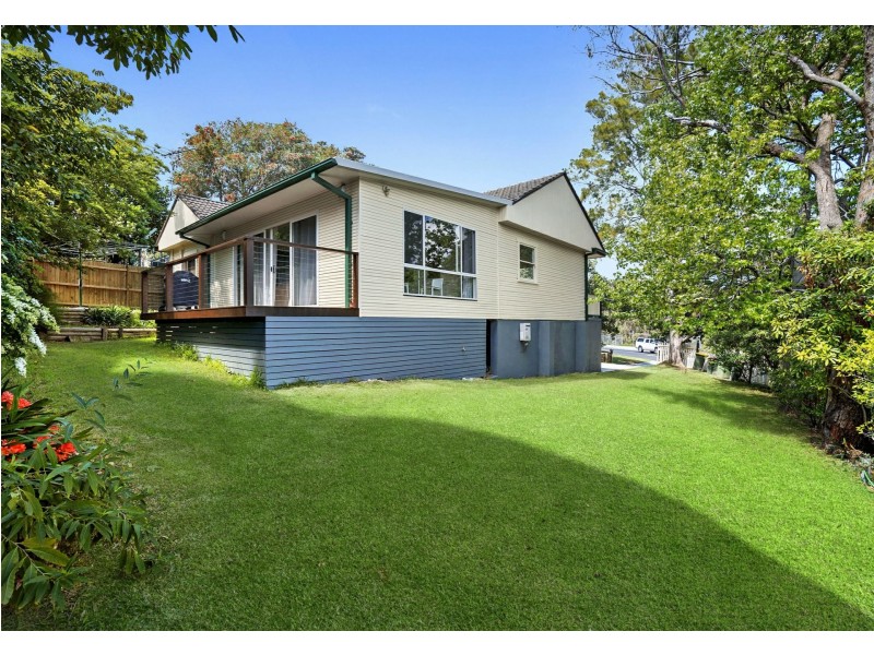 2 Lakeview Parade, Warriewood NSW 2102