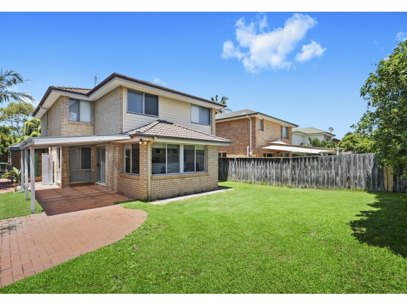 4 Waterside Grove, Warriewood NSW 2102