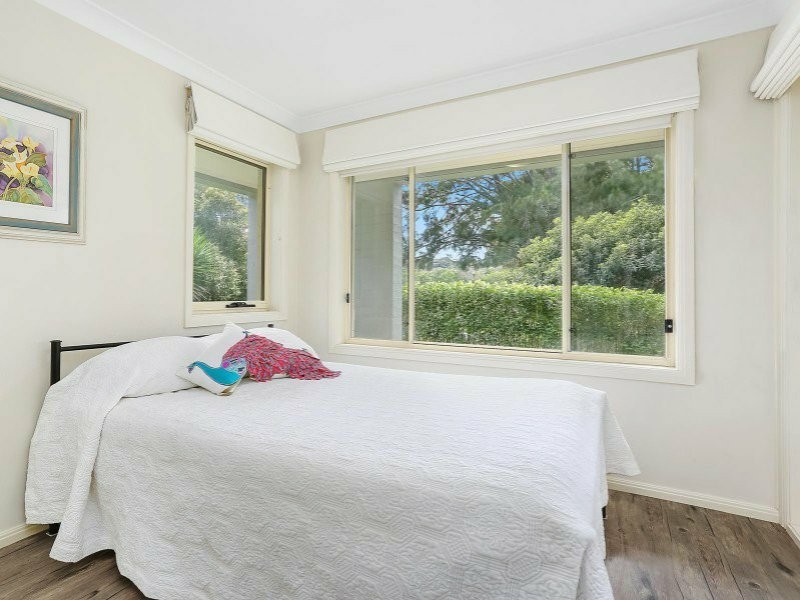 1/2 Fantail Avenue, Warriewood NSW 2102