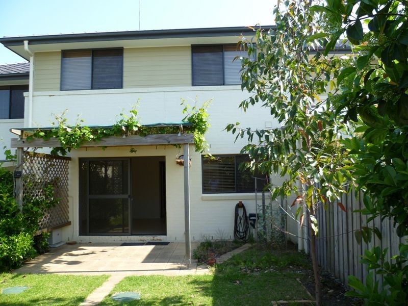 16 Honeyeater Grove, Warriewood NSW 2102