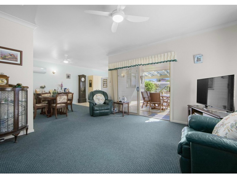 11 Walker Street, Crescent Head NSW 2440