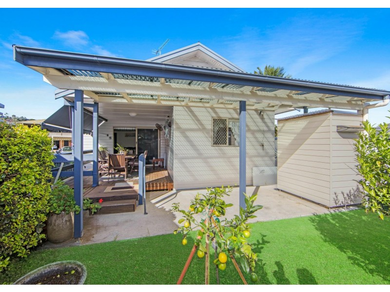 11 Walker Street, Crescent Head NSW 2440