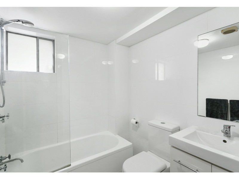 8/13 Lagoon Street, Narrabeen NSW 2101