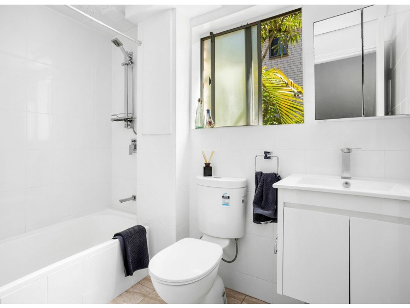 1/16 Clarke Street, Narrabeen NSW 2101