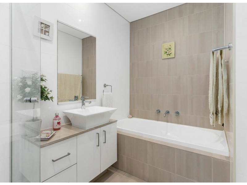 8/39-41 Lagoon Street, Narrabeen NSW 2101