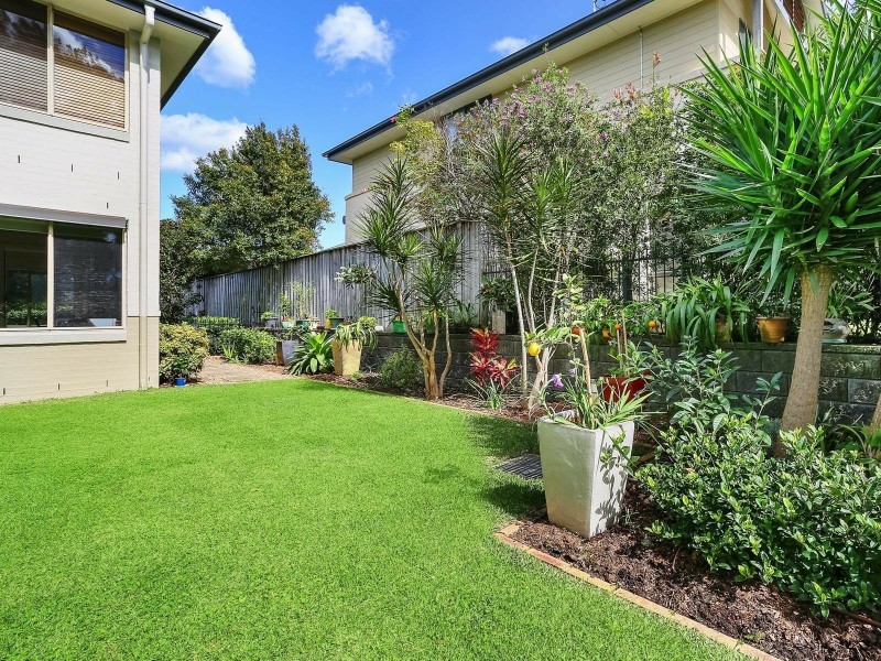 1/2 Fantail Avenue, Warriewood NSW 2102