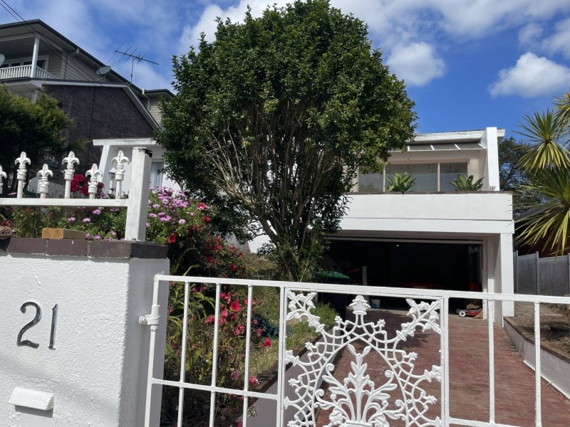 21 Grasmere Cres, Wheeler Heights NSW 2097