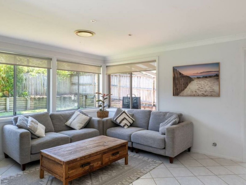 4 Waterside Grove, Warriewood NSW 2102