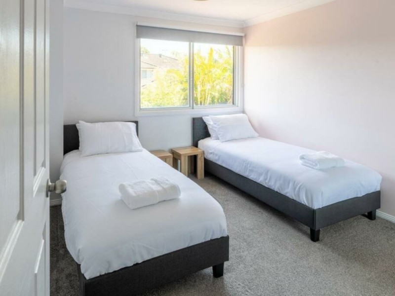 4 Waterside Grove, Warriewood NSW 2102