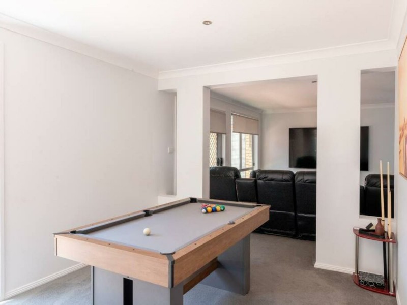 4 Waterside Grove, Warriewood NSW 2102