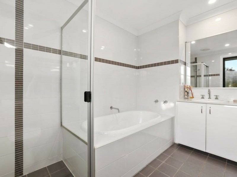 6/3 Fantail Avenue, Warriewood NSW 2102