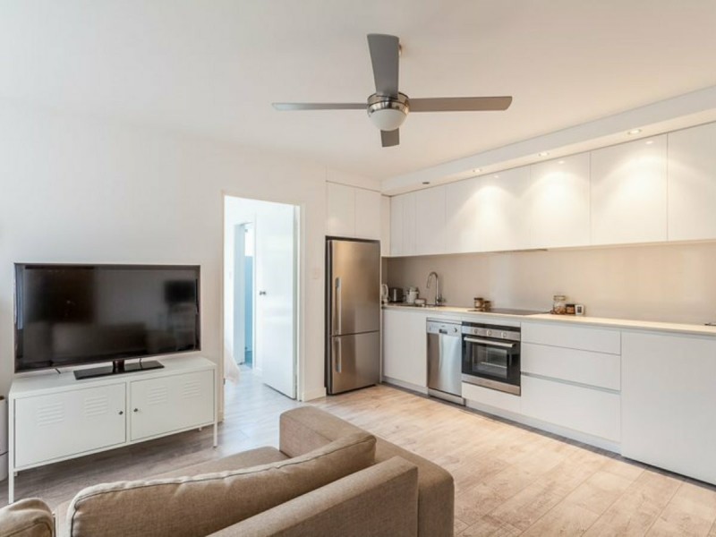 3/15 Kooloora Avenue, Freshwater NSW 2096