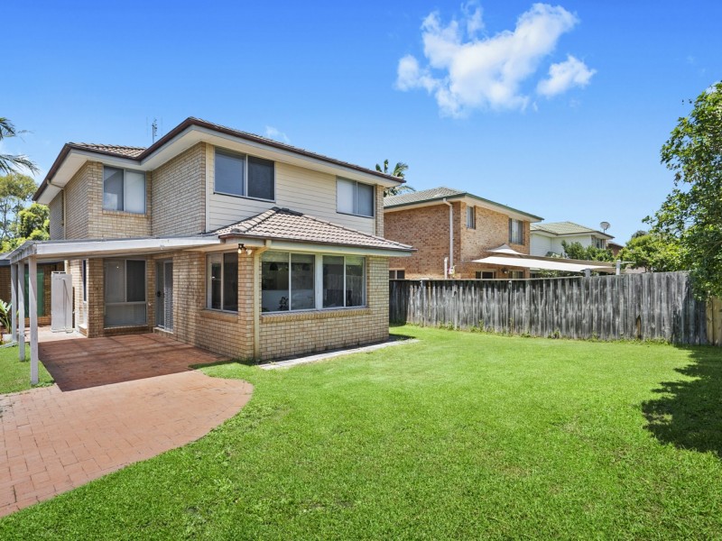 4 Waterside Grove, Warriewood NSW 2102