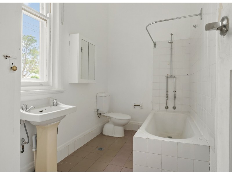 8 Merridong Road, Elanora Heights NSW 2101