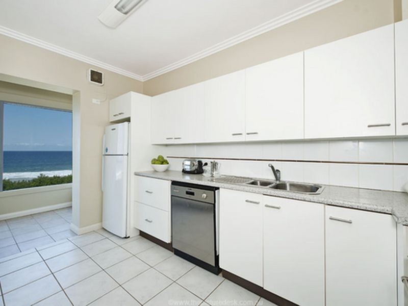 2/1 Albemarle Street, Narrabeen NSW 2101
