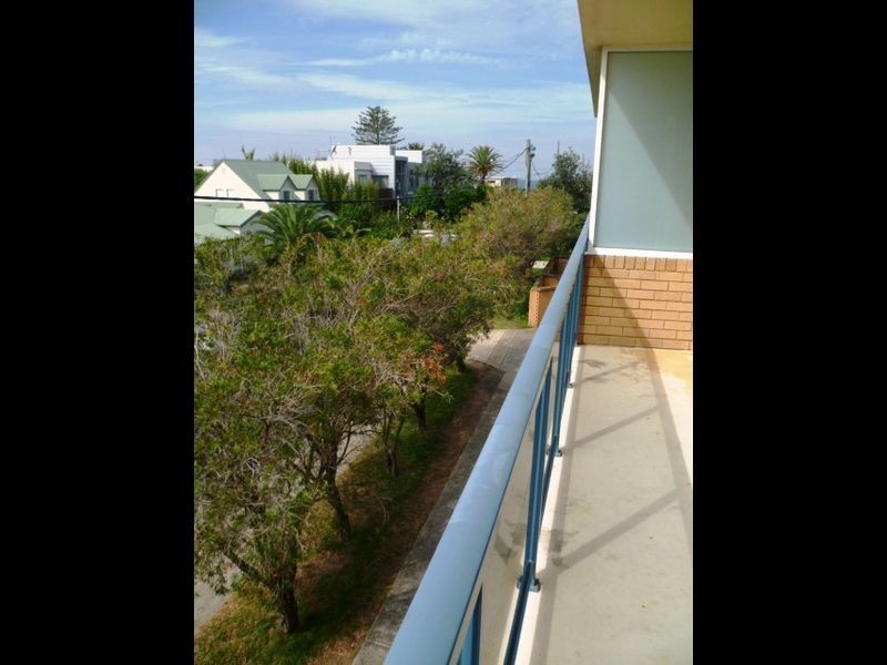 8/29 Lagoon Street, Narrabeen NSW 2101